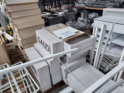 Zdjęcie przedmiotu: Wyposażenie meblowe do sklepu 