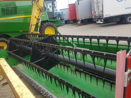 Zdjęcie przedmiotu: Kombajn Zbożowy John Deere W 330 Z HEDEREM I STOŁEM DO RZEPAKU