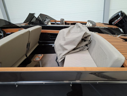 Zdjęcie przedmiotu: Ł&oacute;dź motorowa VTS FLYING SHARK CLASSIC 5.7