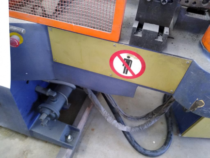 Zdjęcie przedmiotu: Jiangsu Hefeng Mechanical Making Co., Ltd. (China) DW50NC. Hydraulic bending machine