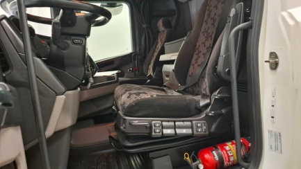 Zdjęcie przedmiotu: SCANIA R460 Super E6 18.0t 4x2 NA Highline