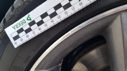 Zdjęcie przedmiotu: Lexus IS300h Elegance