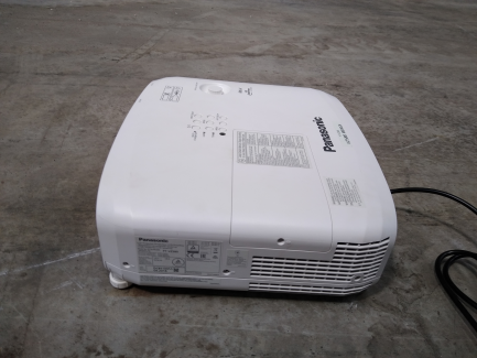 Zdjęcie przedmiotu: PANASONIC PT-VZ580 projector