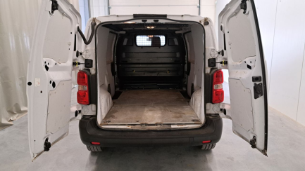 Zdjęcie przedmiotu: Toyota PROACE 2.0 CRD E6.3 3.1t Medium Active Aut.