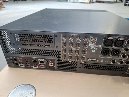 Zdjęcie przedmiotu: System do produkcji live TriCaster 2 Elite + 2-Stripe Control Panel 