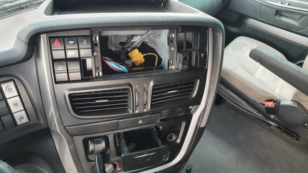 Zdjęcie przedmiotu: Iveco AS440T/P 4x2 Hi-Way