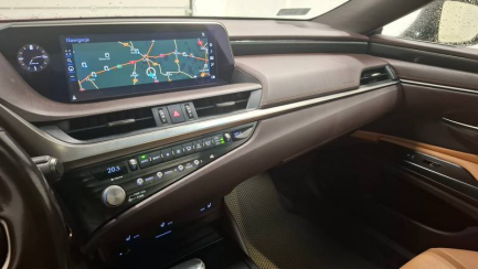 Zdjęcie przedmiotu: Lexus ES300H Elegance