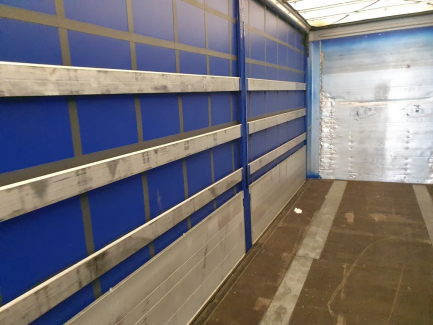 Zdjęcie przedmiotu: KOGEL S24-1 curtain semitrailer