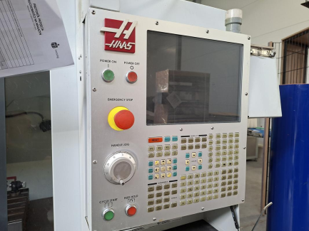 Zdjęcie przedmiotu: Pionowe centrum obr&oacute;bcze HAAS VF-3SS