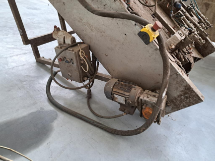 Zdjęcie przedmiotu: Maszyna do obierania cebuli z łuski stałej IMIZUNI SLM-2R/2000/300