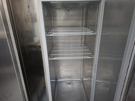 Zdjęcie przedmiotu: A set of catering equipment