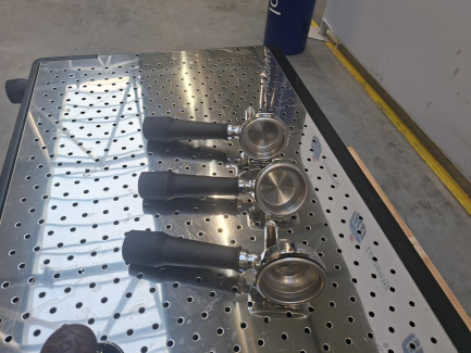 Zdjęcie przedmiotu: Кавоварка CREM EBEE-D82B-22AR 2-х групова