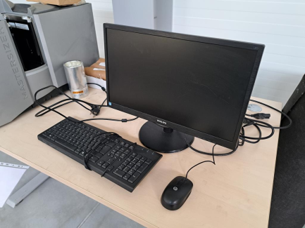 Zdjęcie przedmiotu: Laboratory kit (Flow measurement system, Particle size analyzer, Planetary mill)