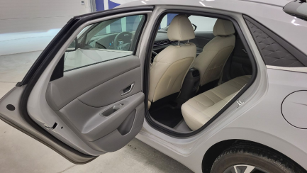 Zdjęcie przedmiotu: Hyundai Elantra 1.6 Smart CVT