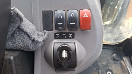 Zdjęcie przedmiotu: Екскаватор-навантажувач JCB 4CX