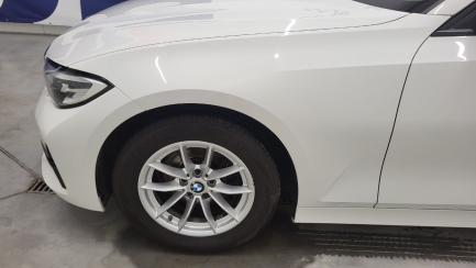 Zdjęcie przedmiotu: BMW 320i Advantage aut