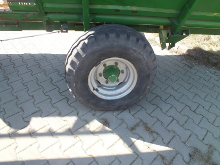 Zdjęcie przedmiotu: JOHN DEERE S690 S600 harvester + header JOHN DEERE model 635R with a header carriage