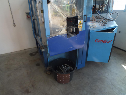 Zdjęcie przedmiotu: GENERAL PLASTICS GB-P50T GB-P50T pneumatic bottler