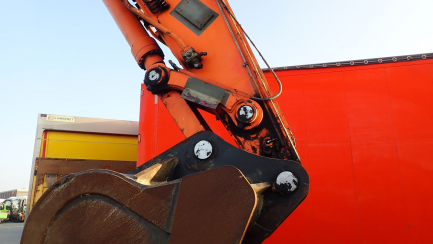 Zdjęcie przedmiotu: DOOSAN Infracore Co., Ltd. DX530LC-3 tracked excavator