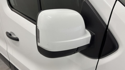 Zdjęcie przedmiotu: RENAULT Trafic Combi 2.0 dCi MR`21 E6d 3.1t L2 Equilibre