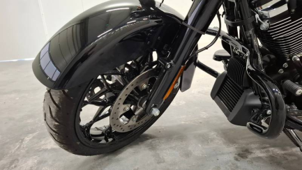 Zdjęcie przedmiotu: Harley Davidson Road King Special