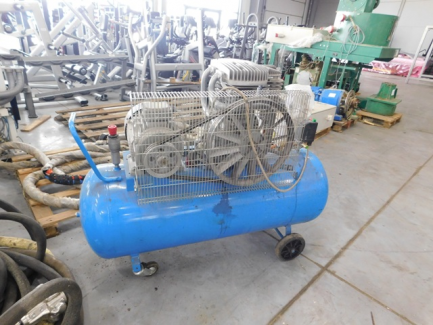 Zdjęcie przedmiotu: A set for spraying and polyurethane injection