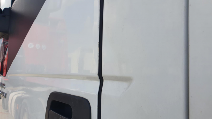 Zdjęcie przedmiotu: Iveco AS440T/P 4x2 Hi-Way