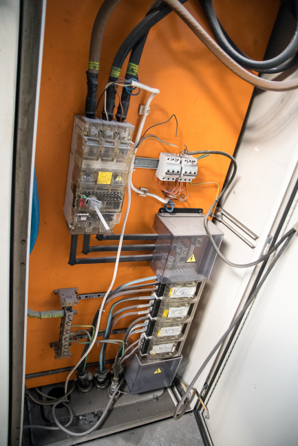 Zdjęcie przedmiotu: Technological line for the production of SICODAN condensers CONDENSER line