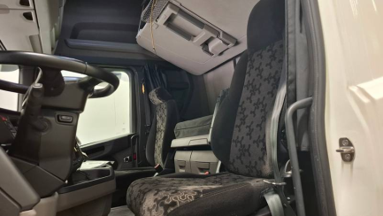 Zdjęcie przedmiotu: SCANIA R460 E6 18.0t Highline