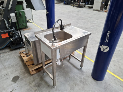 Zdjęcie przedmiotu: A set of catering equipment