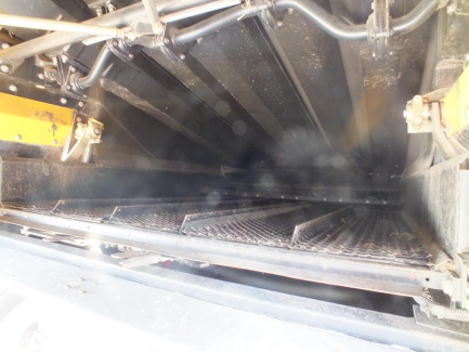 Zdjęcie przedmiotu: Kombajn zbożowy NEW HOLLAND TC 5.80 479 + header NEW HOLLAND 17 + w&oacute;zek