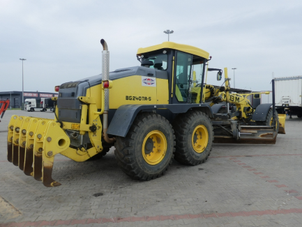 Zdjęcie przedmiotu: HBM-NOBAS BG240 TA-5 road grader