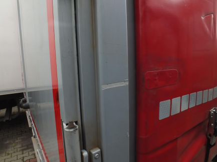 Zdjęcie przedmiotu: KOEGEL SN24 Curtain semi-trailer