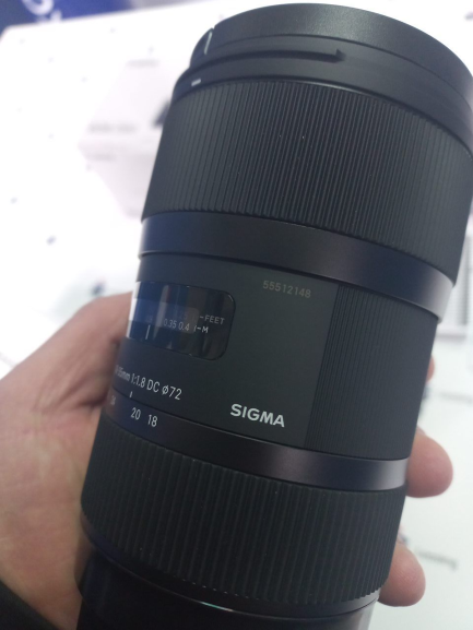 Zdjęcie przedmiotu: Canon EOS 250D body SLR camera (black) + Sigma 18-35/1.8 DC HSM Art C lens