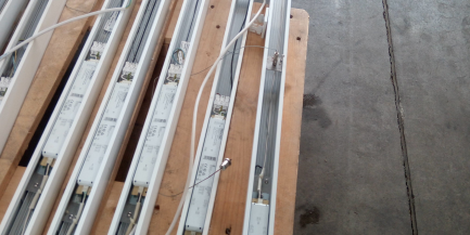 Zdjęcie przedmiotu: LED shop lighting set: POLARIS Led line, model Zander 240-180-54W-D - 16 pcs, rope suspensions - 30 pcs, connector - 1 pcs.