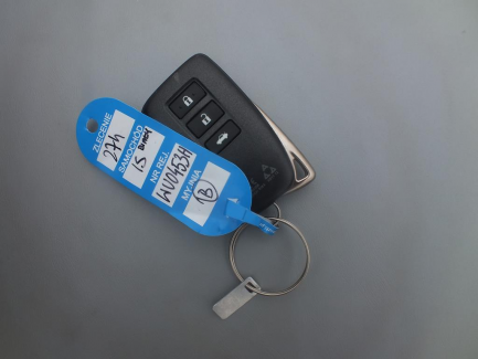 Zdjęcie przedmiotu: Lexus IS300