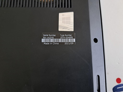 Zdjęcie przedmiotu: LENOVO THINKPAD P1 Gen 3 laptop 15.6'' Intel Xeon W-10855M 2.8 GHz / NVIDIA Quadro T2000 / 1000 GB SSD / 32 GB RAM