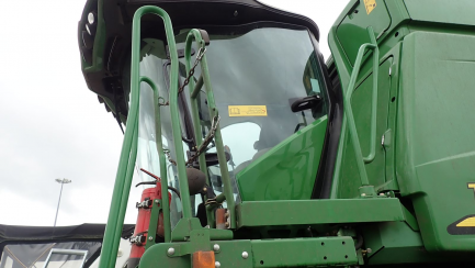 Zdjęcie przedmiotu: JOHN DEERE T660 T600 harvester with HEDER 625R / 625R