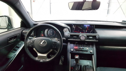 Zdjęcie przedmiotu: Lexus IS200T sedan