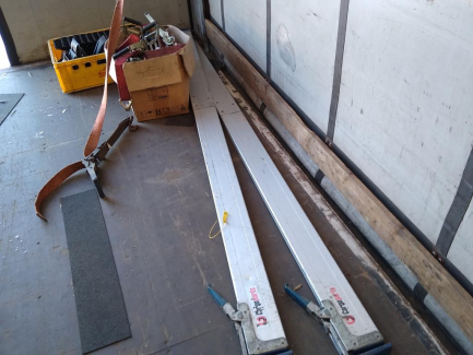 Zdjęcie przedmiotu: K&auml;ssbohrer Maxima Тентований (&laquo;фіранка&raquo;)