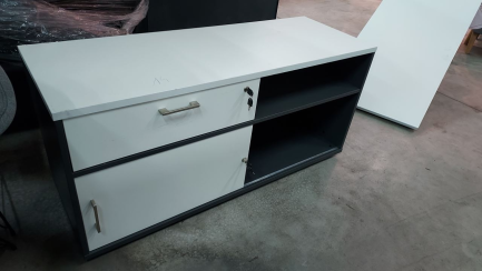 Zdjęcie przedmiotu: Room equipment - furniture