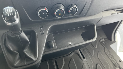 Zdjęcie przedmiotu: Renault Master FWD 2.3 dCi L3H1 Pack Clim S&S+E E6 3.5t