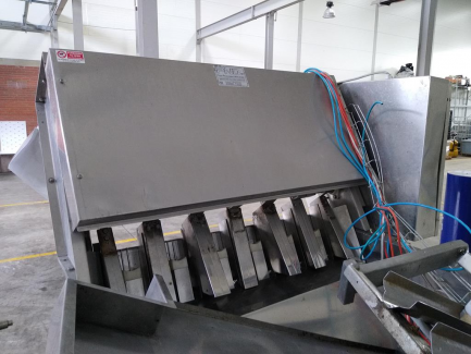 Zdjęcie przedmiotu: Apple peeler PND S.r.l. Fruit Processing Machinery Italy PEELING MACHINE PL6 160 BG