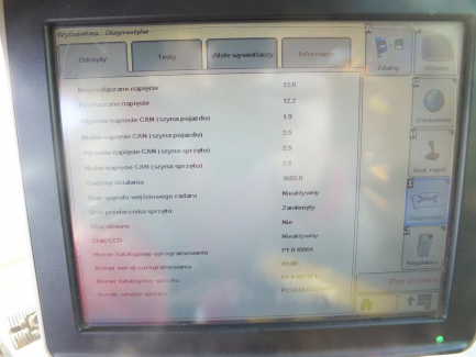 Zdjęcie przedmiotu: JOHN DEERE S690 S600 harvester + header JOHN DEERE model 635R with a header carriage