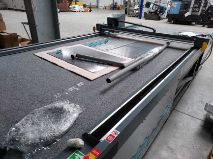 Zdjęcie przedmiotu: St&oacute;ł do rozkroju tkanin typu KATER D&D System L.Domino R.Dziadura sp.j INVENT TC3S-25-KPL
