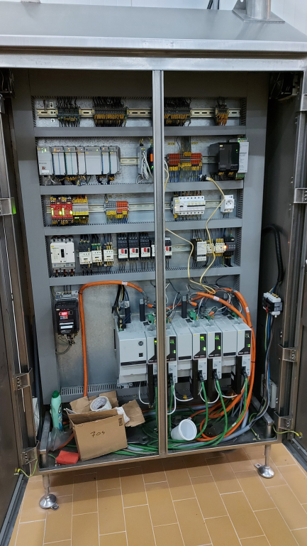 Zdjęcie przedmiotu: Automatic machine for packing butter into TREPKO 822 cubes and collective packing cubes into boxes TREPKO 710