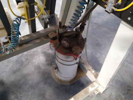 Zdjęcie przedmiotu: Pneumatic press for mounting PMJ-SZ drawers