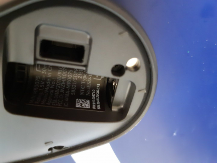 Zdjęcie przedmiotu: Laptop / Notebook Apple MacBook Pro 13" z Touch Bar, 4-rdzeinowy Intel Core i5 1.4 GHz , 8 gen, RAM 8 GB, dysk 512GB SSD kod producenta: MXK52ZE/A z akcesoriami