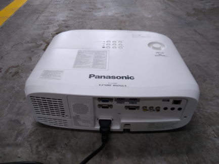Zdjęcie przedmiotu: PANASONIC PT-VZ580 projector