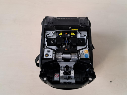 Zdjęcie przedmiotu: SUMITOMO T-57 fiber optic splicer